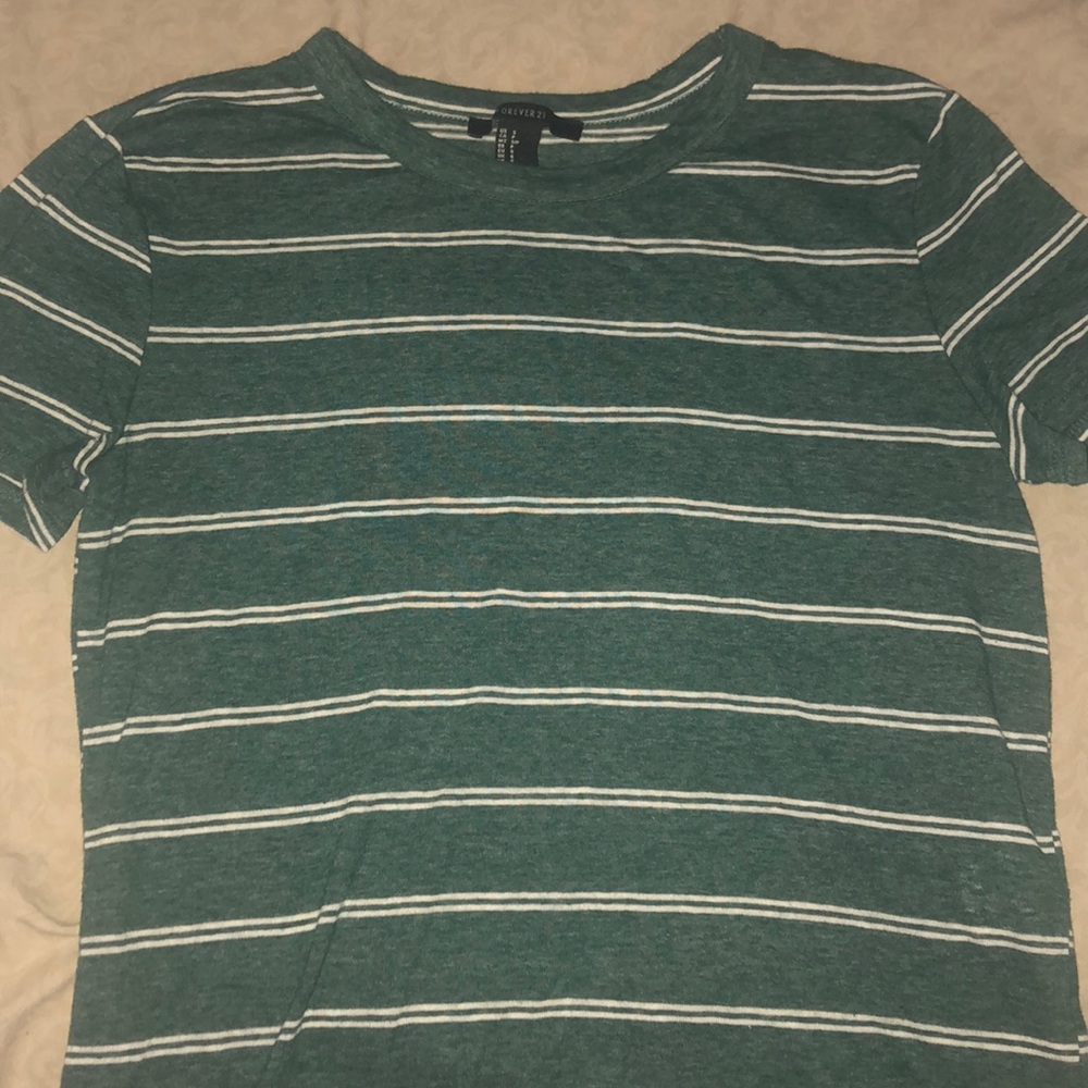 Women’s shirt size small